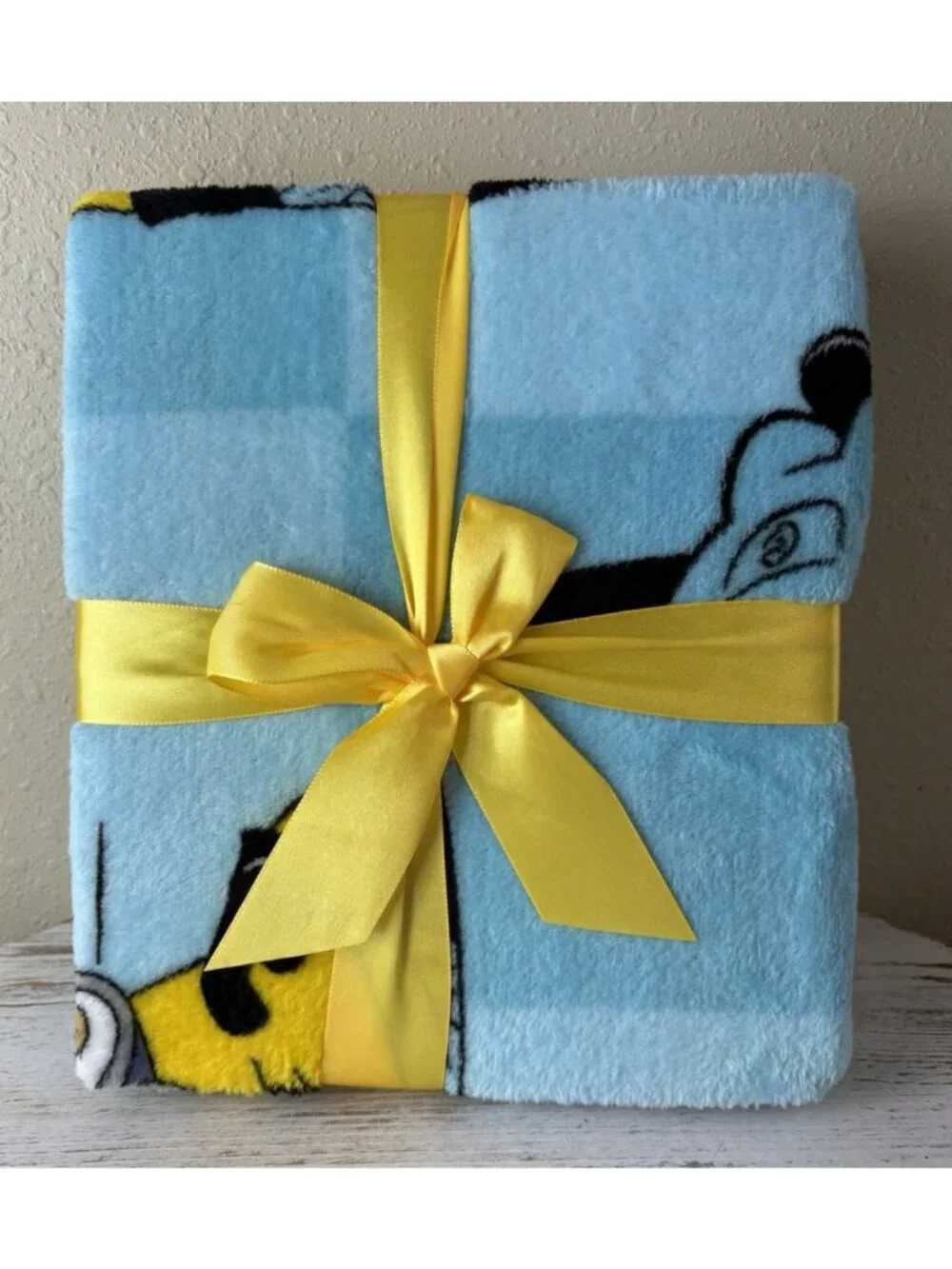 NEW Minions 40 x 50 Inch Silk Touch Throw Travel Blanket